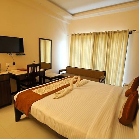 Tulip Le Grand Hotel Udaipur Kültér fotó