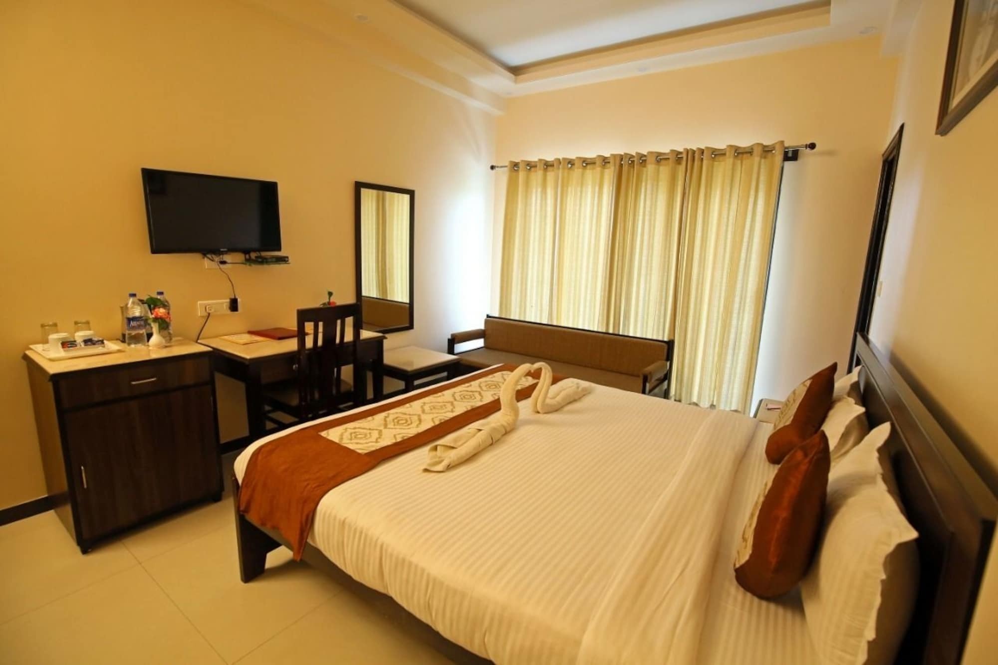 Tulip Le Grand Hotel Udaipur Kültér fotó