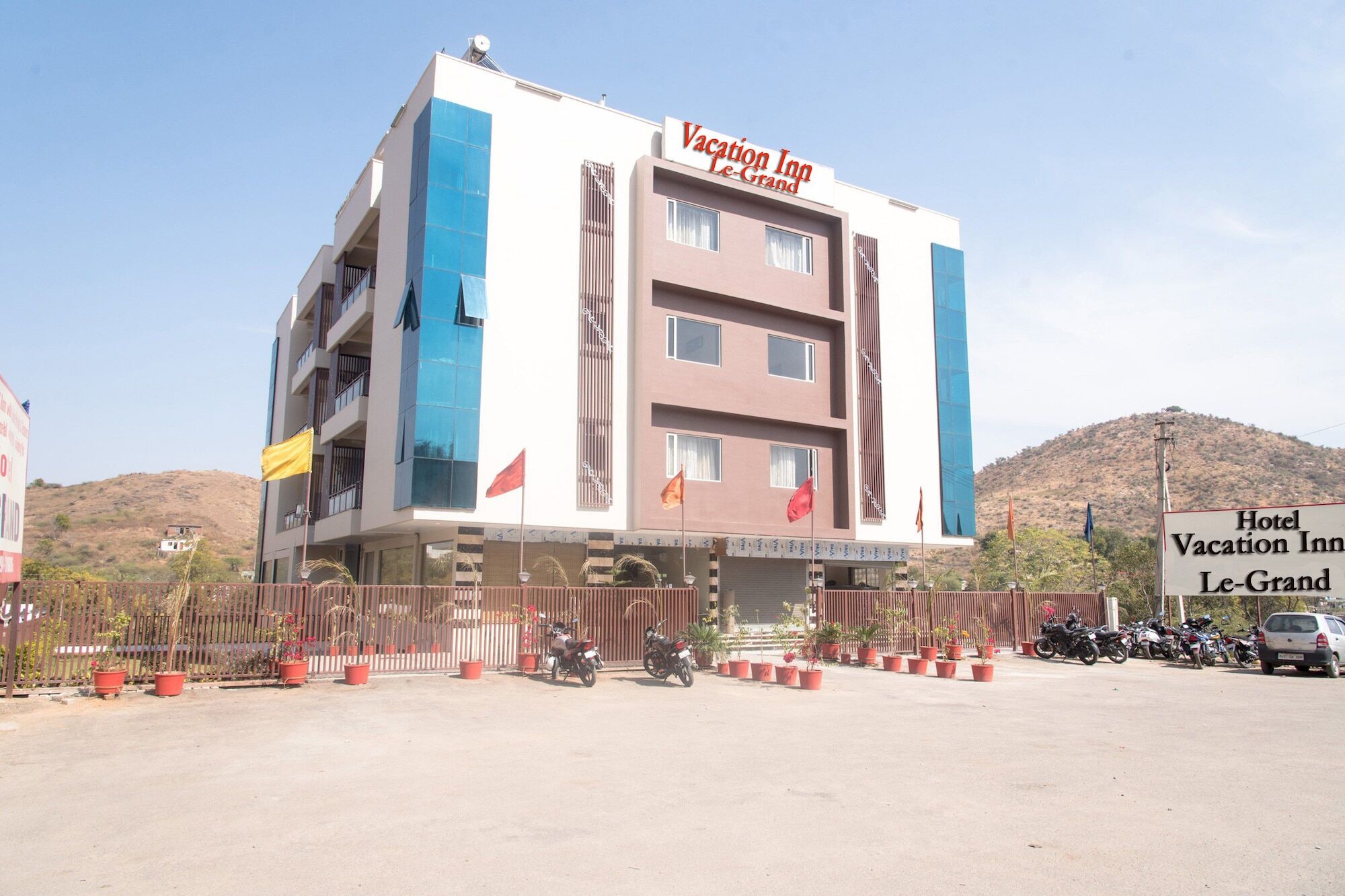 Tulip Le Grand Hotel Udaipur Kültér fotó